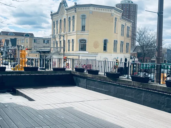 1702 N Farwell Ave #1, Milwaukee, WI 53202