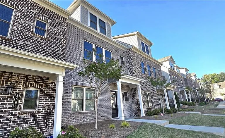 3608 Hidden Valley Cir — Photo 47
