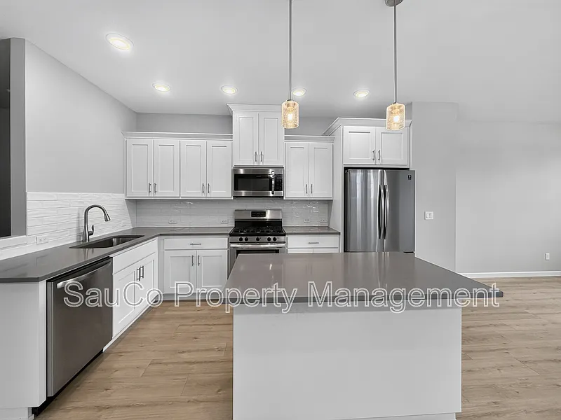 2 bed, 2.5 bath, 1396 sqft, $2,500 — Photo 3