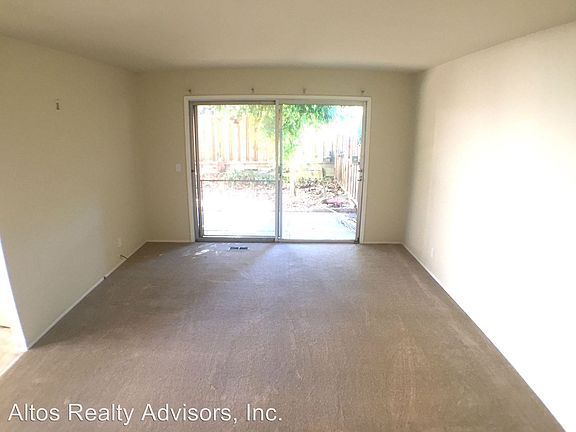 2nd image of 654 Kirkland Dr APT 1