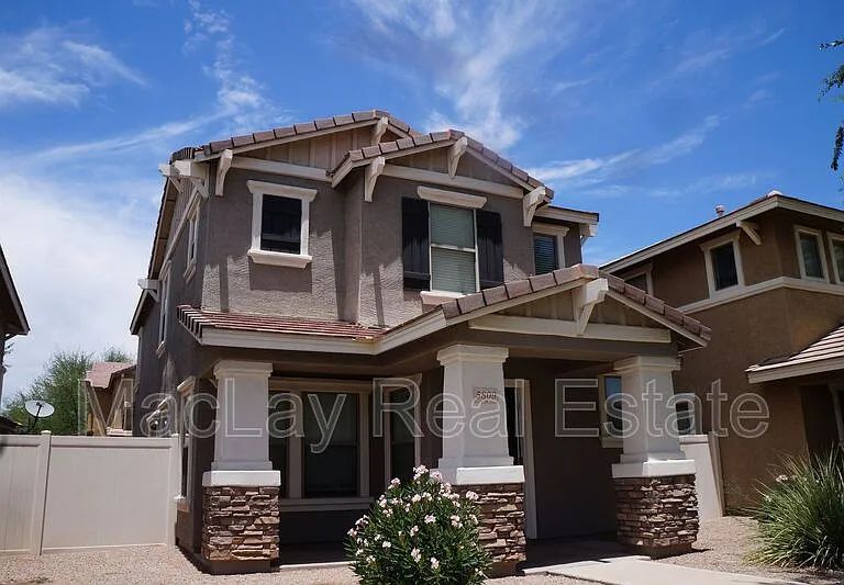 5809 E Hampton Ave — Photo 1