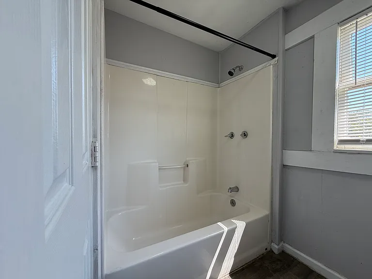 650 Riverside Dr — Photo 12