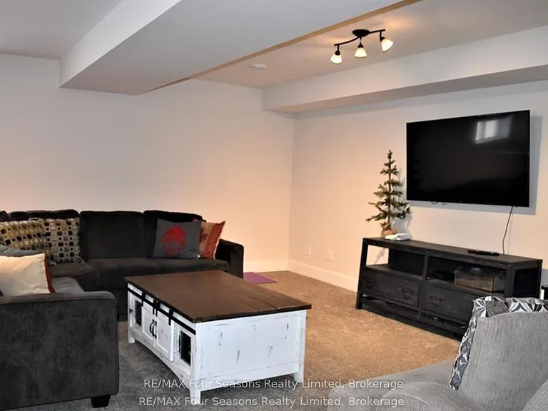 309 Yellow Birch Cres — Photo 17