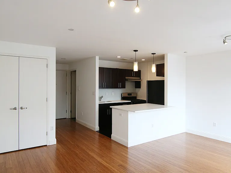 832 De Kalb Ave #4D — Photo 7