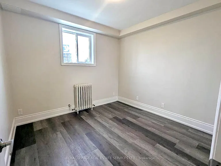 322 Lakeshore Rd W #1 — Photo 18