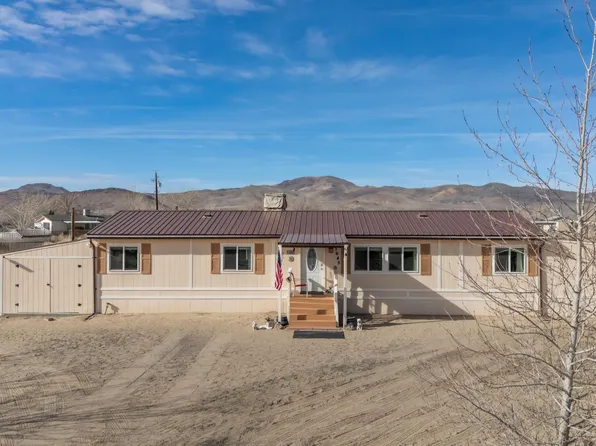 7645 Bass St, Silver Springs, NV 89429