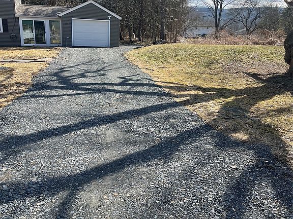 2nd image of 354 Banta Rd