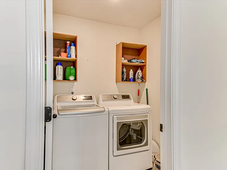 251 Haverford Dr — Photo 6
