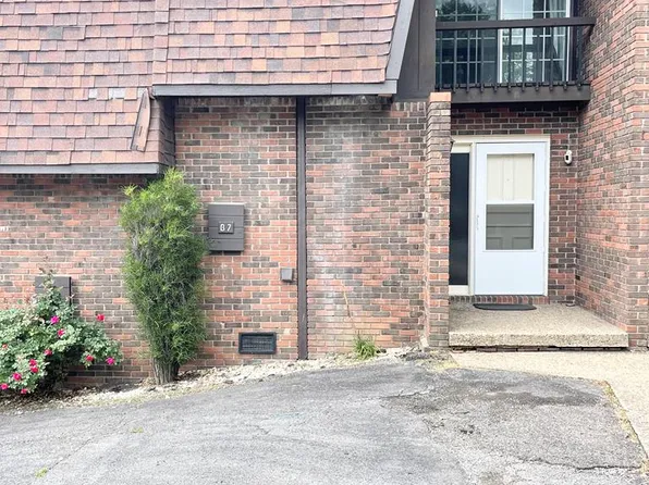 98 EDGEWOOD ST B7, Wheeling, WV 26003