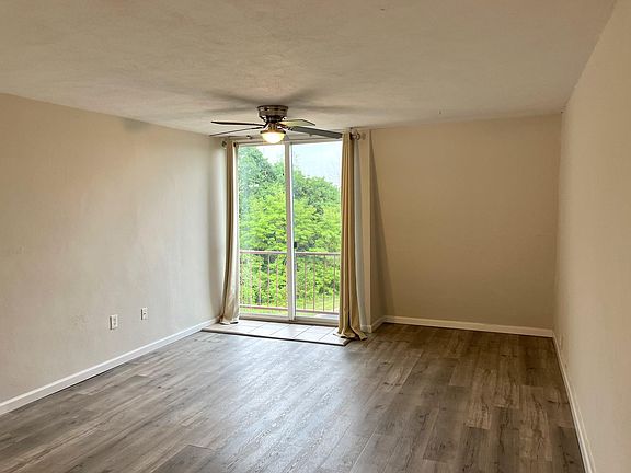 2nd image of 3534 Forest Ln #3534