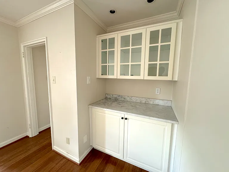 767 College St #303 — Photo 9