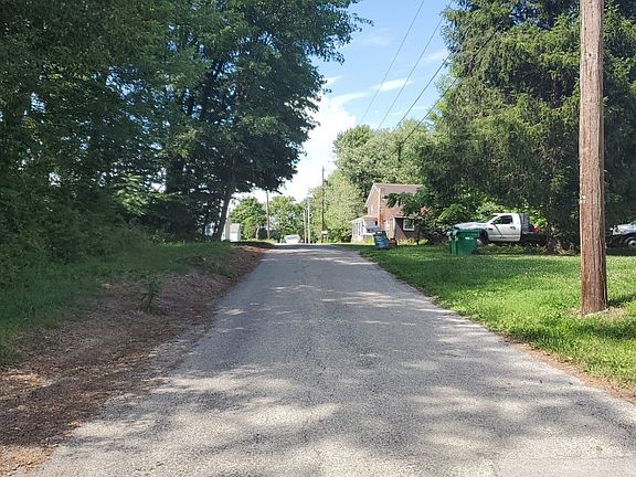 5th image of 257 Wintergreen Dr