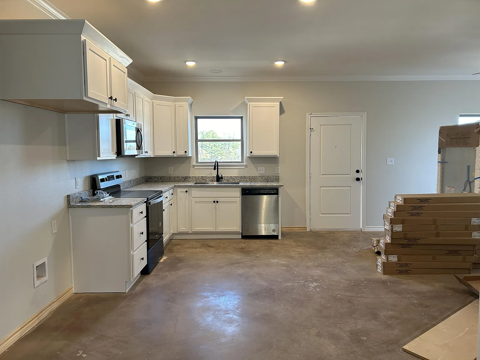 1604 New England Road - adv 2 bed - 100 — Photo 3