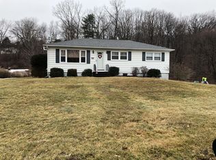 5 Ellyn Ln, Troy, NY 12182