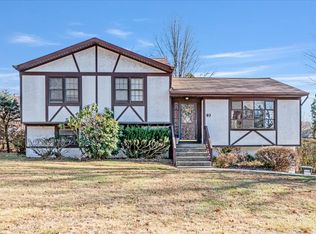 93 Capital Dr, Washingtonville, NY 10992