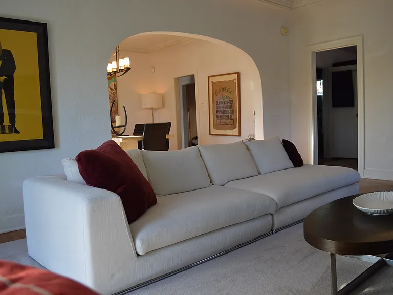 1203 S Rimpau Blvd — Photo 36