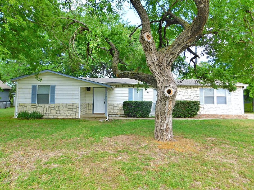 1st image of 306 E Park Dr