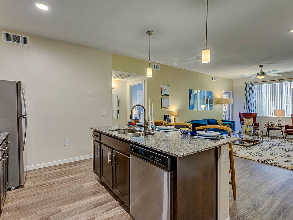 A1 774 SQ FT 1 Bed 1 Bath