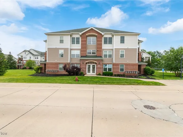 23004 Chandlers Ln APT 107, Olmsted Falls, OH 44138