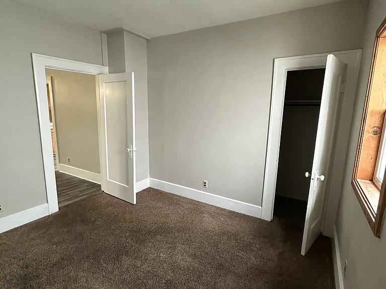 330 W 14th St — Photo 10
