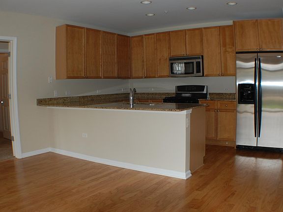 2nd image of 7757 W Van Buren St #2-212