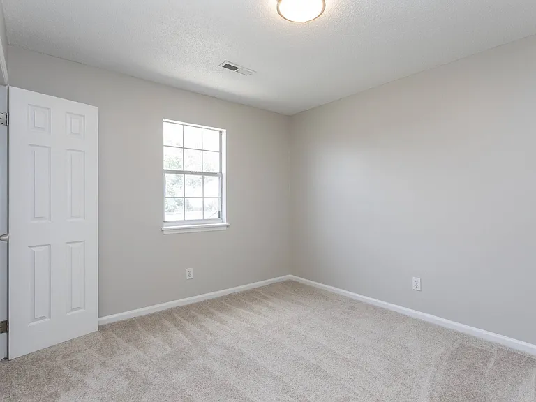 The Avery Apartments — Photo 14