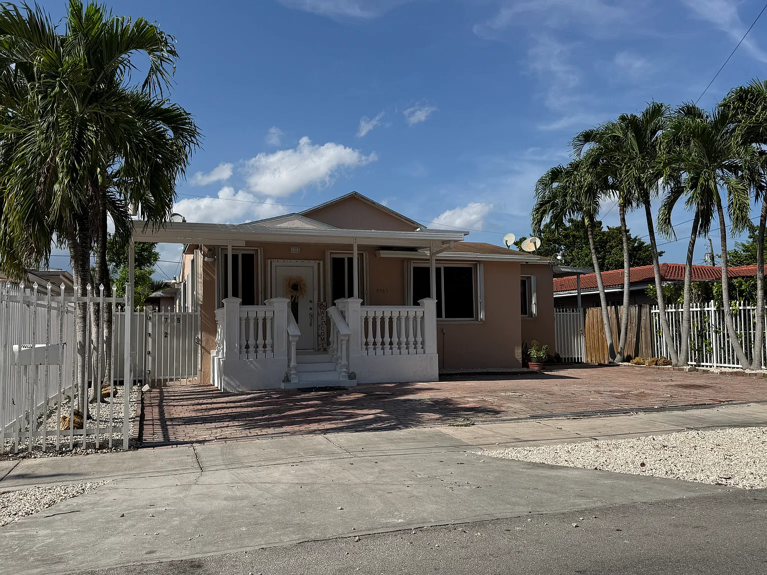 2 bed, 1200 sqft, $2,000 — Photo 1
