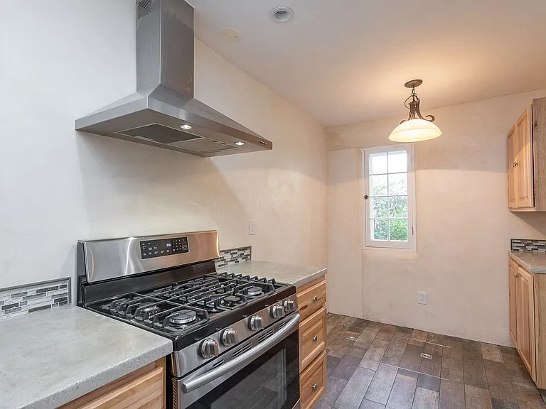 728 Montez Pl — Photo 8