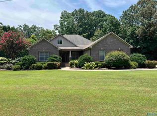 25515 Hunter Gates Rd, Lester, AL 35647