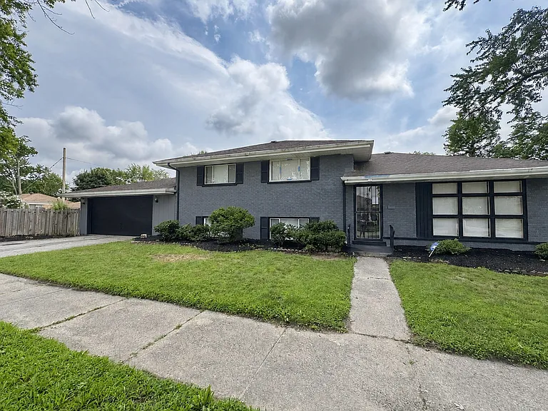 14603 S Avalon Ave — Photo 2