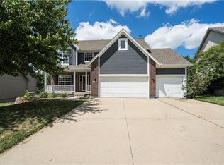 2132 SW Eyrie Rd, Lees Summit, MO 64082