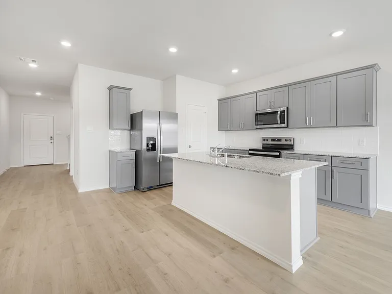 1574 Brooke Dr — Photo 3