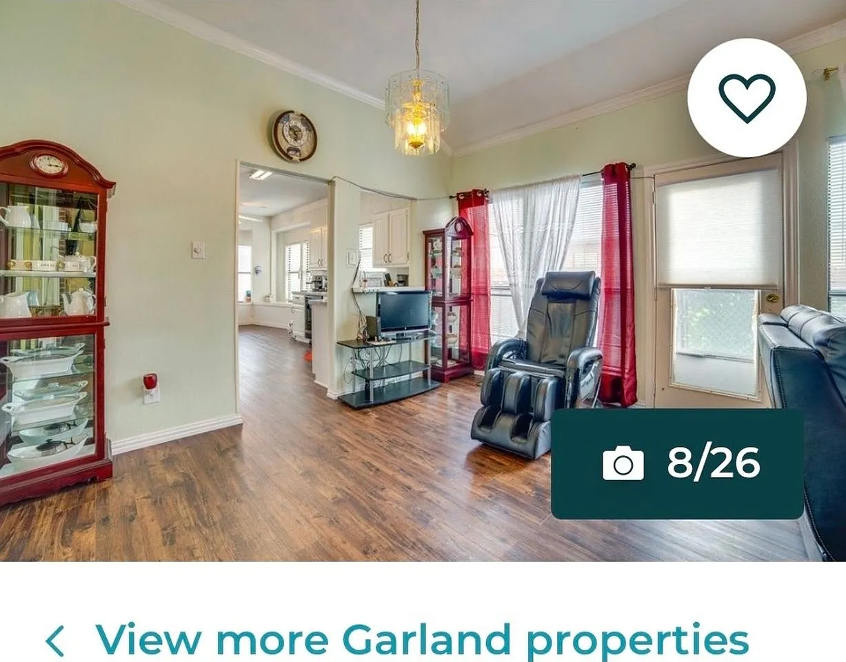 Charming 3BR Duplex in Garland — Photo 2