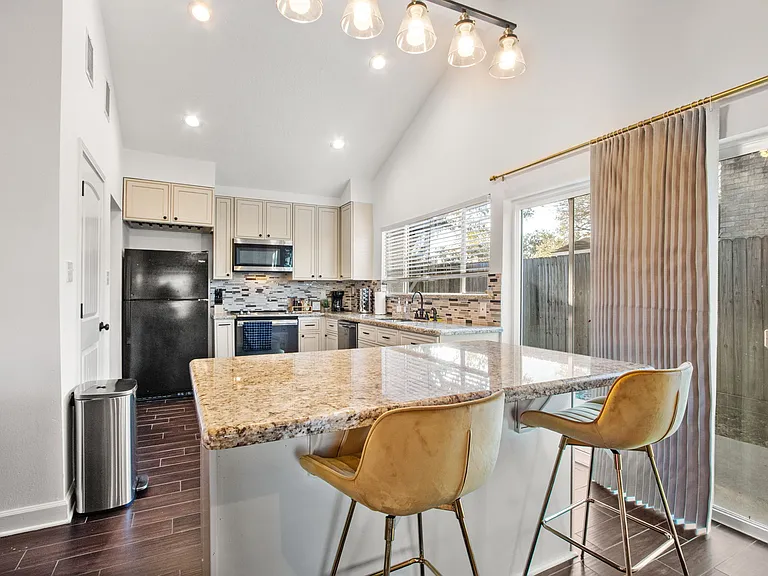 16911 Hibiscus Ln — Photo 12