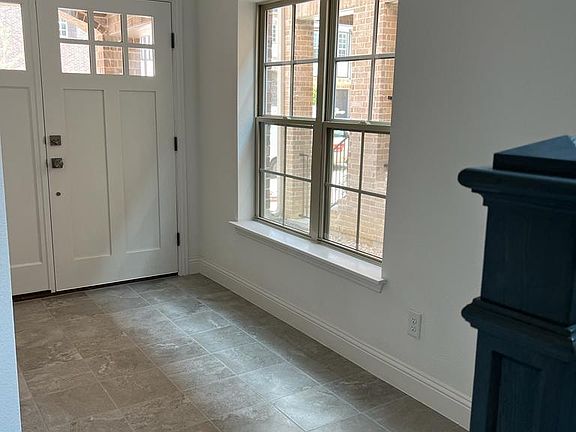 3rd image of 112 Harwood Dr