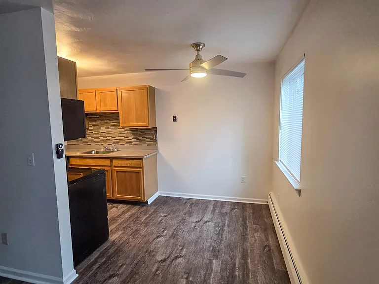 Lake Vista Apartment Homes — Photo 9
