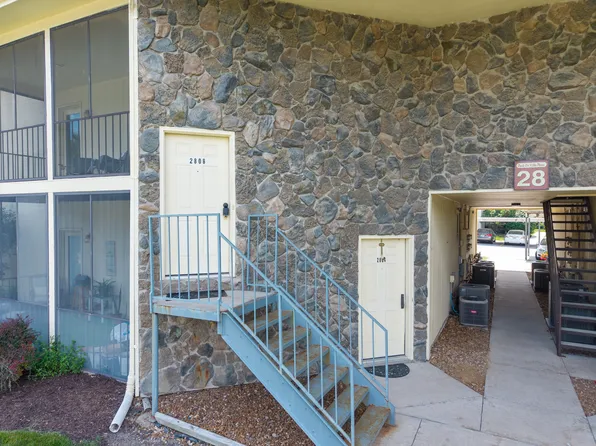 2808 Park De Ville Pl, Columbia, MO 65203