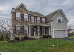 313 Summer Grove Ln, Pottstown, PA 19464