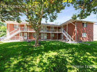 8428 Robinson St #8428, Overland Park, KS 66212