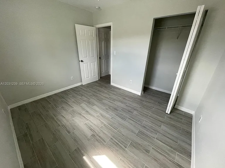 3921 SW 31st Dr — Photo 8