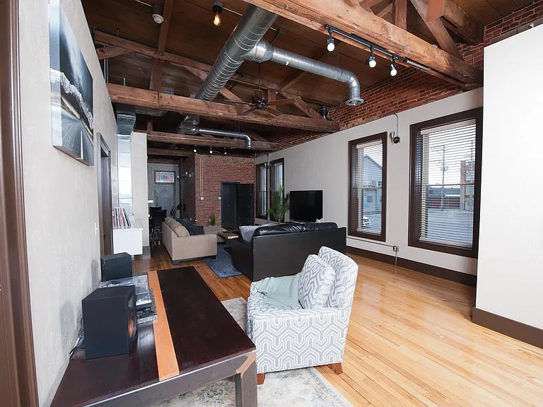 2101 Beale Ave — Photo 15