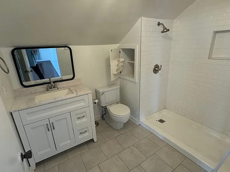 2920 Rhodes Cir — Photo 7