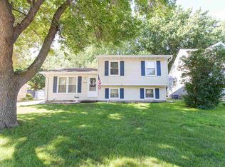 1933 Castle St, Waterloo, IA 50701