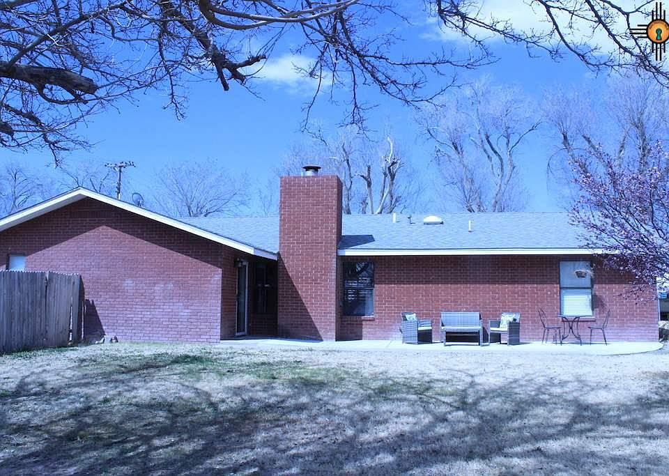 1st image of 1 Highland Cir