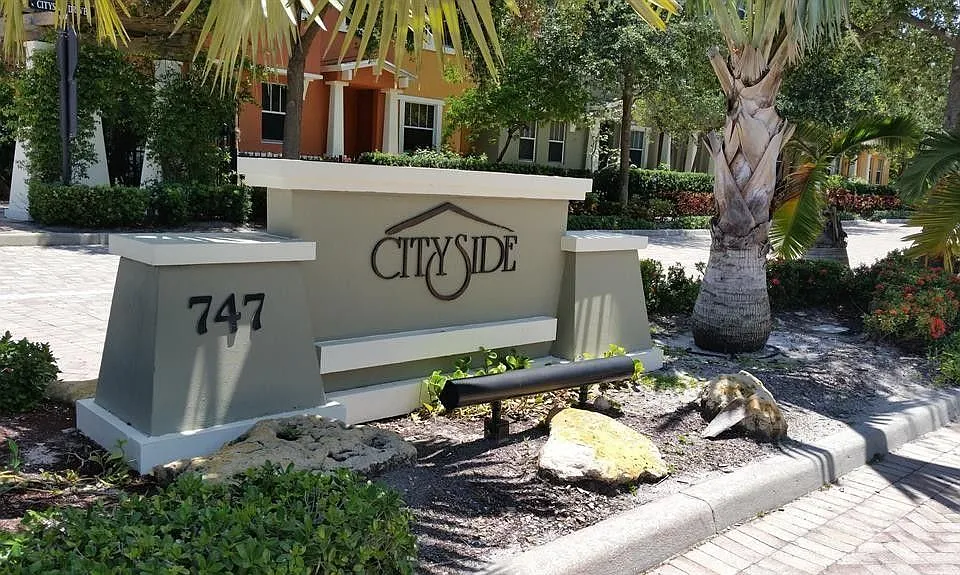 1727 San Benito Way #15