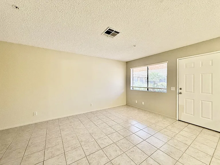 44620 San Rafael Ave #1 — Photo 5