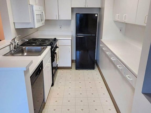 4th image of 240 Lombard St #1