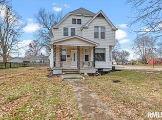 537 N 2nd St, Girard, IL 62640