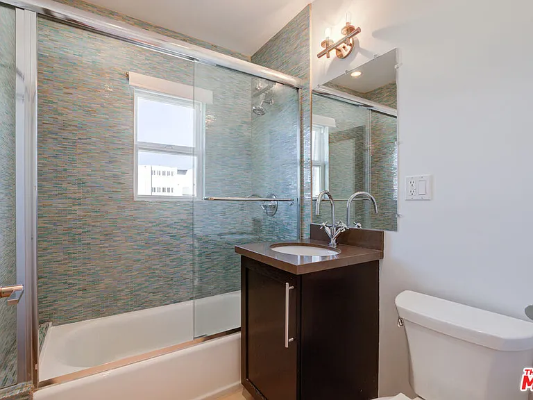 932 S Shenandoah St #3 — Photo 17