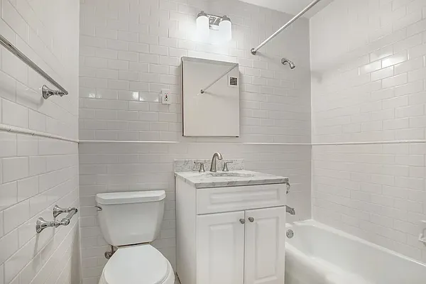 Rented by Oxford Property Group | media 7
